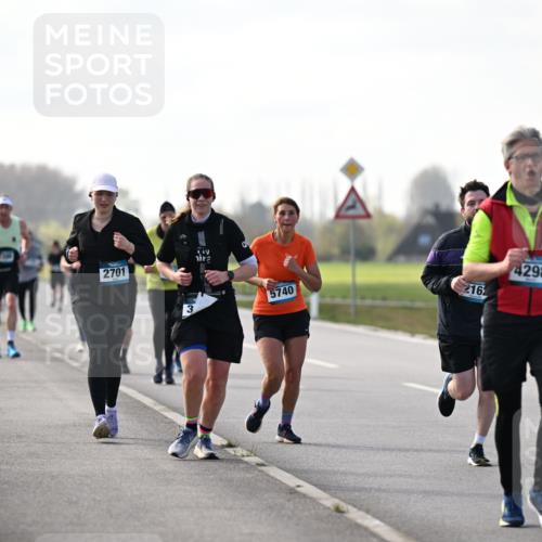 12.04.2026 - 45. Internationalen Wilhelmsburger Insellauf Dr. Thomas Lammeyer http://msf.ph/oto/9445873 12.04.2026 10:24:41 Laufen 2701, 5740, 216, 4298 meine-sportfotos.de