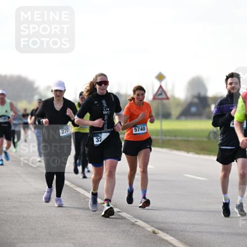 12.04.2026 - 45. Internationalen Wilhelmsburger Insellauf Dr. Thomas Lammeyer http://msf.ph/oto/9445877 12.04.2026 10:24:42 Laufen 2701, 32, 5740, 4298 meine-sportfotos.de
