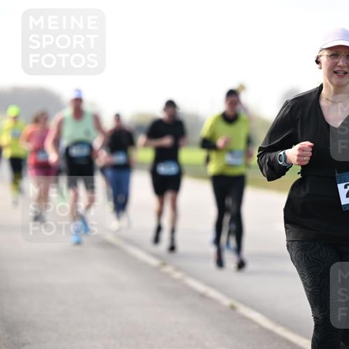 12.04.2026 - 45. Internationalen Wilhelmsburger Insellauf Dr. Thomas Lammeyer http://msf.ph/oto/9445894 12.04.2026 10:24:46 Laufen 45, 2701 meine-sportfotos.de
