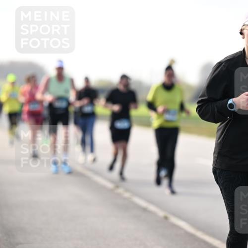 12.04.2026 - 45. Internationalen Wilhelmsburger Insellauf Dr. Thomas Lammeyer http://msf.ph/oto/9445895 12.04.2026 10:24:46 Laufen 27 meine-sportfotos.de