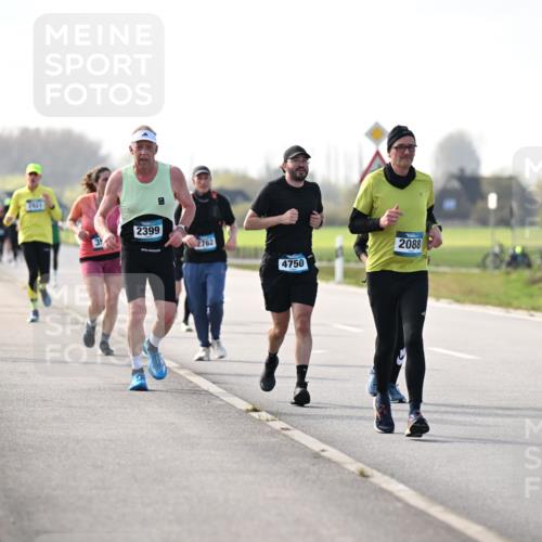 12.04.2026 - 45. Internationalen Wilhelmsburger Insellauf Dr. Thomas Lammeyer http://msf.ph/oto/9445898 12.04.2026 10:24:47 Laufen 3582, 2631, 2399, 2762, 2088, 4750 meine-sportfotos.de