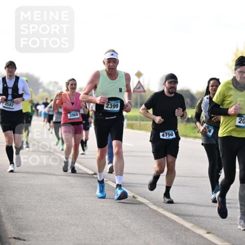 12.04.2026 - 45. Internationalen Wilhelmsburger Insellauf Dr. Thomas Lammeyer http://msf.ph/oto/9445911 12.04.2026 10:24:50 Laufen 3582, 3968, 2399, 4750, 2088 meine-sportfotos.de