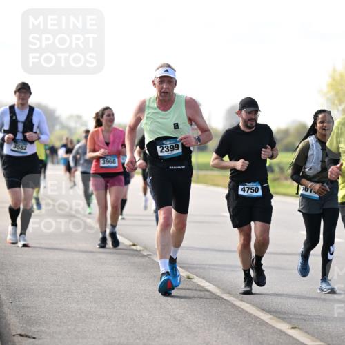 12.04.2026 - 45. Internationalen Wilhelmsburger Insellauf Dr. Thomas Lammeyer http://msf.ph/oto/9445912 12.04.2026 10:24:50 Laufen 3582, 3968, 2399, 4750, 2088 meine-sportfotos.de