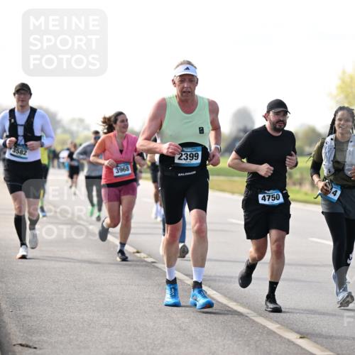 12.04.2026 - 45. Internationalen Wilhelmsburger Insellauf Dr. Thomas Lammeyer http://msf.ph/oto/9445914 12.04.2026 10:24:50 Laufen 3582, 3968, 2399, 4750, 2088 meine-sportfotos.de