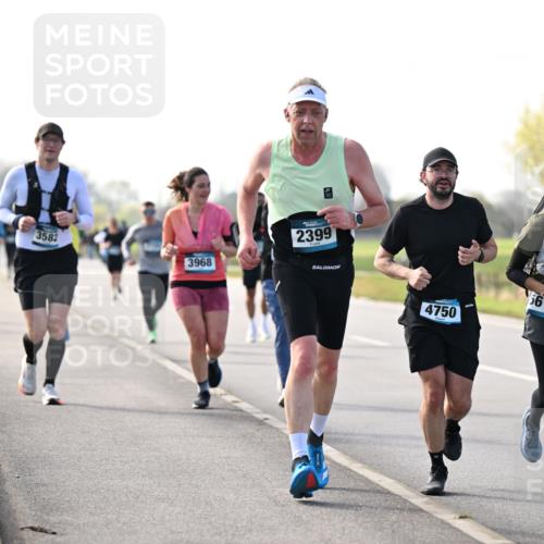12.04.2026 - 45. Internationalen Wilhelmsburger Insellauf Dr. Thomas Lammeyer http://msf.ph/oto/9445917 12.04.2026 10:24:51 Laufen 3582, 3968, 2399, 5614, 4750 meine-sportfotos.de