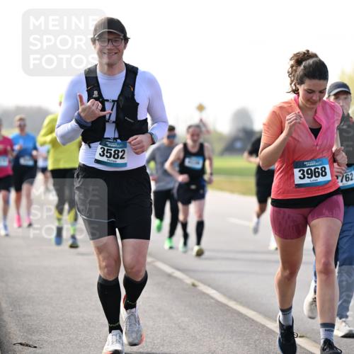 12.04.2026 - 45. Internationalen Wilhelmsburger Insellauf Dr. Thomas Lammeyer http://msf.ph/oto/9445937 12.04.2026 10:24:54 Laufen 3582, 3968, 762 meine-sportfotos.de