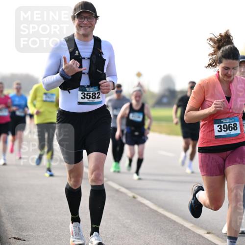12.04.2026 - 45. Internationalen Wilhelmsburger Insellauf Dr. Thomas Lammeyer http://msf.ph/oto/9445938 12.04.2026 10:24:54 Laufen 4, 3582, 3968, 62 meine-sportfotos.de