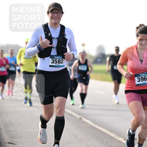 12.04.2026 - 45. Internationalen Wilhelmsburger Insellauf Dr. Thomas Lammeyer http://msf.ph/oto/9445939 12.04.2026 10:24:54 Laufen 3582, 3968, 435, 217 meine-sportfotos.de