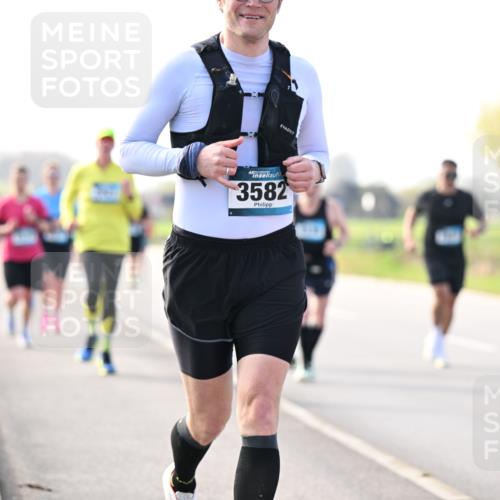 12.04.2026 - 45. Internationalen Wilhelmsburger Insellauf Dr. Thomas Lammeyer http://msf.ph/oto/9445944 12.04.2026 10:24:55 Laufen 3582 meine-sportfotos.de