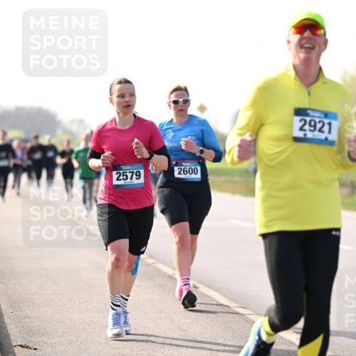 12.04.2026 - 45. Internationalen Wilhelmsburger Insellauf Dr. Thomas Lammeyer http://msf.ph/oto/9445967 12.04.2026 10:24:59 Laufen 2579, 2600, 2921 meine-sportfotos.de