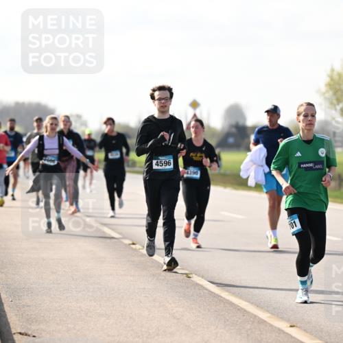12.04.2026 - 45. Internationalen Wilhelmsburger Insellauf Dr. Thomas Lammeyer http://msf.ph/oto/9446008 12.04.2026 10:25:08 Laufen 4596, 4390, 101, 45 meine-sportfotos.de
