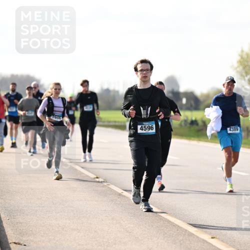 12.04.2026 - 45. Internationalen Wilhelmsburger Insellauf Dr. Thomas Lammeyer http://msf.ph/oto/9446013 12.04.2026 10:25:09 Laufen 2606, 4596, 4389, 701 meine-sportfotos.de