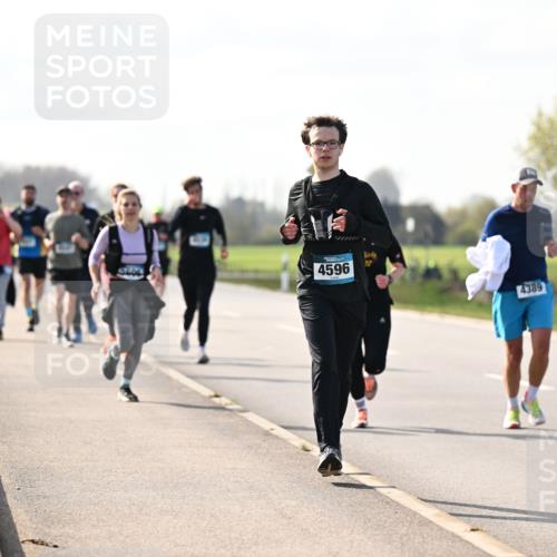 12.04.2026 - 45. Internationalen Wilhelmsburger Insellauf Dr. Thomas Lammeyer http://msf.ph/oto/9446014 12.04.2026 10:25:09 Laufen 5606, 4596, 4389, 01 meine-sportfotos.de
