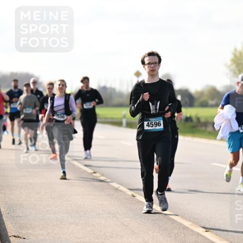 12.04.2026 - 45. Internationalen Wilhelmsburger Insellauf Dr. Thomas Lammeyer http://msf.ph/oto/9446016 12.04.2026 10:25:10 Laufen 7606, 4596, 4389, 101 meine-sportfotos.de