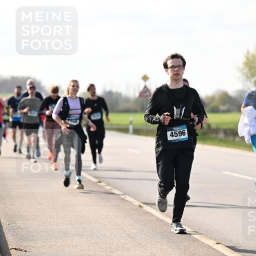 12.04.2026 - 45. Internationalen Wilhelmsburger Insellauf Dr. Thomas Lammeyer http://msf.ph/oto/9446018 12.04.2026 10:25:10 Laufen 4596, 4389, 01 meine-sportfotos.de