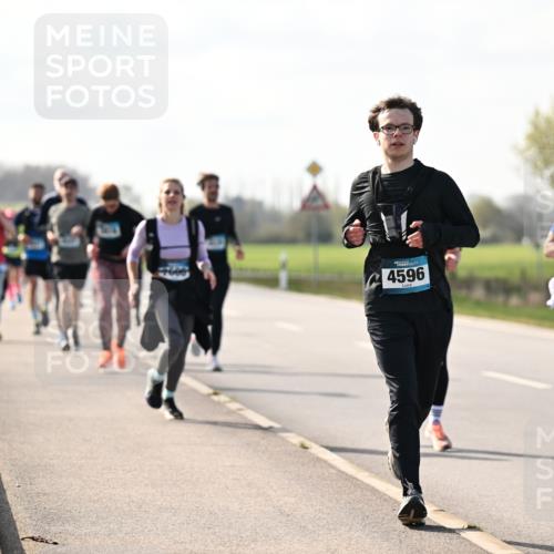 12.04.2026 - 45. Internationalen Wilhelmsburger Insellauf Dr. Thomas Lammeyer http://msf.ph/oto/9446020 12.04.2026 10:25:10 Laufen 4596, 4389 meine-sportfotos.de