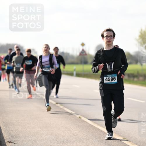 12.04.2026 - 45. Internationalen Wilhelmsburger Insellauf Dr. Thomas Lammeyer http://msf.ph/oto/9446021 12.04.2026 10:25:10 Laufen 4596, 389 meine-sportfotos.de