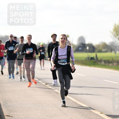 12.04.2026 - 45. Internationalen Wilhelmsburger Insellauf Dr. Thomas Lammeyer http://msf.ph/oto/9446030 12.04.2026 10:25:12 Laufen 5663, 2018, 2606, 4390 meine-sportfotos.de
