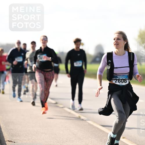 12.04.2026 - 45. Internationalen Wilhelmsburger Insellauf Dr. Thomas Lammeyer http://msf.ph/oto/9446039 12.04.2026 10:25:13 Laufen 213, 2606 meine-sportfotos.de