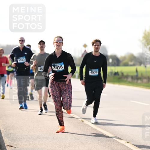 12.04.2026 - 45. Internationalen Wilhelmsburger Insellauf Dr. Thomas Lammeyer http://msf.ph/oto/9446043 12.04.2026 10:25:14 Laufen 5553, 45, 3918, 4539, 260 meine-sportfotos.de