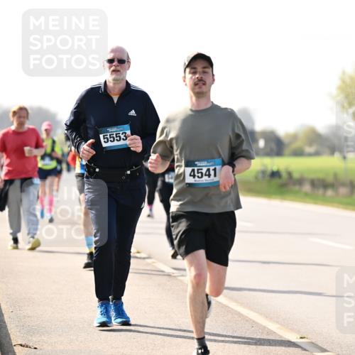 12.04.2026 - 45. Internationalen Wilhelmsburger Insellauf Dr. Thomas Lammeyer http://msf.ph/oto/9446061 12.04.2026 10:25:17 Laufen 5553, 4541 meine-sportfotos.de