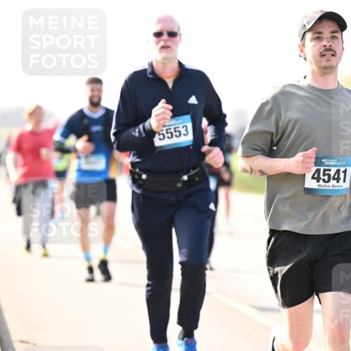 12.04.2026 - 45. Internationalen Wilhelmsburger Insellauf Dr. Thomas Lammeyer http://msf.ph/oto/9446069 12.04.2026 10:25:18 Laufen 5553, 4541 meine-sportfotos.de