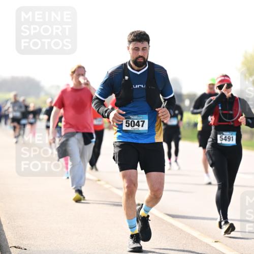 12.04.2026 - 45. Internationalen Wilhelmsburger Insellauf Dr. Thomas Lammeyer http://msf.ph/oto/9446081 12.04.2026 10:25:20 Laufen 5047, 5491 meine-sportfotos.de