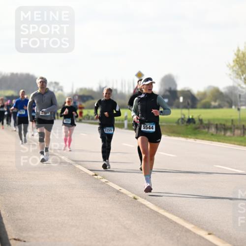 12.04.2026 - 45. Internationalen Wilhelmsburger Insellauf Dr. Thomas Lammeyer http://msf.ph/oto/9446090 12.04.2026 10:25:27 Laufen 2255, 5544 meine-sportfotos.de