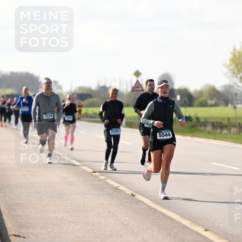 12.04.2026 - 45. Internationalen Wilhelmsburger Insellauf Dr. Thomas Lammeyer http://msf.ph/oto/9446094 12.04.2026 10:25:28 Laufen 3224, 2255, 5544 meine-sportfotos.de
