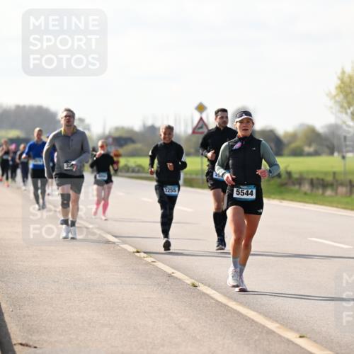 12.04.2026 - 45. Internationalen Wilhelmsburger Insellauf Dr. Thomas Lammeyer http://msf.ph/oto/9446095 12.04.2026 10:25:28 Laufen 2255, 5544 meine-sportfotos.de