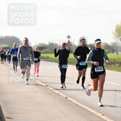 12.04.2026 - 45. Internationalen Wilhelmsburger Insellauf Dr. Thomas Lammeyer http://msf.ph/oto/9446097 12.04.2026 10:25:29 Laufen 3224, 2255, 2256, 5544 meine-sportfotos.de