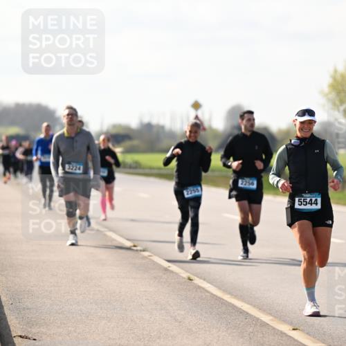 12.04.2026 - 45. Internationalen Wilhelmsburger Insellauf Dr. Thomas Lammeyer http://msf.ph/oto/9446100 12.04.2026 10:25:29 Laufen 3224, 2256, 5544 meine-sportfotos.de