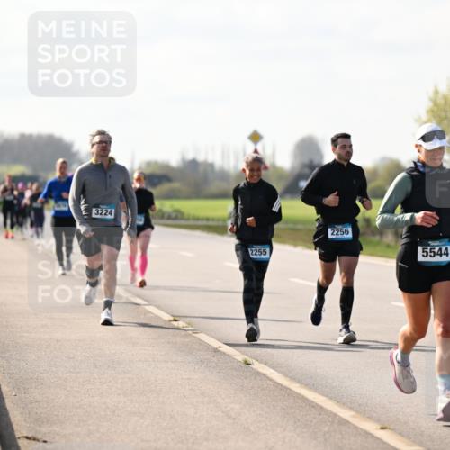 12.04.2026 - 45. Internationalen Wilhelmsburger Insellauf Dr. Thomas Lammeyer http://msf.ph/oto/9446102 12.04.2026 10:25:29 Laufen 3224, 2255, 2256, 5544 meine-sportfotos.de