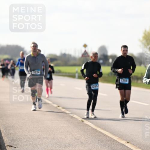 12.04.2026 - 45. Internationalen Wilhelmsburger Insellauf Dr. Thomas Lammeyer http://msf.ph/oto/9446106 12.04.2026 10:25:30 Laufen 3924, 5544 meine-sportfotos.de