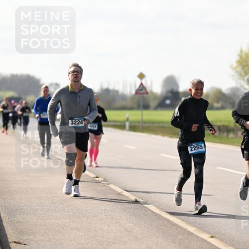 12.04.2026 - 45. Internationalen Wilhelmsburger Insellauf Dr. Thomas Lammeyer http://msf.ph/oto/9446112 12.04.2026 10:25:31 Laufen 3224, 4354, 2255, 2256 meine-sportfotos.de