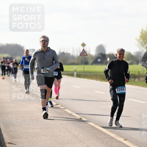 12.04.2026 - 45. Internationalen Wilhelmsburger Insellauf Dr. Thomas Lammeyer http://msf.ph/oto/9446113 12.04.2026 10:25:31 Laufen 32, 2255, 2256 meine-sportfotos.de