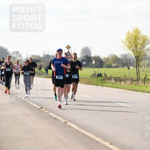 12.04.2026 - 45. Internationalen Wilhelmsburger Insellauf Dr. Thomas Lammeyer http://msf.ph/oto/9446155 12.04.2026 10:25:40 Laufen 3291, 2004, 97, 2821, 3674 meine-sportfotos.de