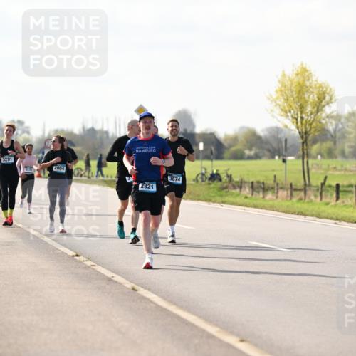 12.04.2026 - 45. Internationalen Wilhelmsburger Insellauf Dr. Thomas Lammeyer http://msf.ph/oto/9446161 12.04.2026 10:25:40 Laufen 3291, 55, 2004, 3, 3674, 2821 meine-sportfotos.de
