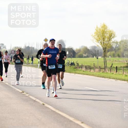 12.04.2026 - 45. Internationalen Wilhelmsburger Insellauf Dr. Thomas Lammeyer http://msf.ph/oto/9446163 12.04.2026 10:25:41 Laufen 3291, 2004, 2821, 3674 meine-sportfotos.de