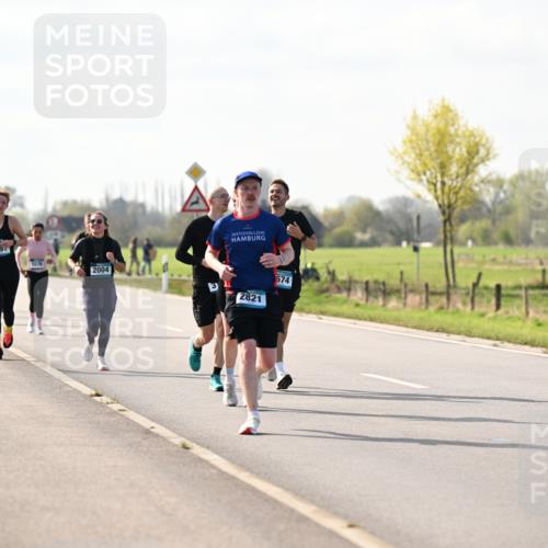 12.04.2026 - 45. Internationalen Wilhelmsburger Insellauf Dr. Thomas Lammeyer http://msf.ph/oto/9446167 12.04.2026 10:25:41 Laufen 329, 2004, 3, 674, 2821 meine-sportfotos.de