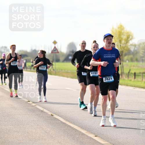 12.04.2026 - 45. Internationalen Wilhelmsburger Insellauf Dr. Thomas Lammeyer http://msf.ph/oto/9446176 12.04.2026 10:25:43 Laufen 3291, 2004, 31, 4197, 2821 meine-sportfotos.de