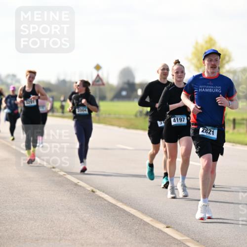 12.04.2026 - 45. Internationalen Wilhelmsburger Insellauf Dr. Thomas Lammeyer http://msf.ph/oto/9446179 12.04.2026 10:25:43 Laufen 4197, 2821 meine-sportfotos.de