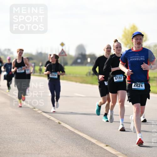 12.04.2026 - 45. Internationalen Wilhelmsburger Insellauf Dr. Thomas Lammeyer http://msf.ph/oto/9446180 12.04.2026 10:25:43 Laufen 4197, 2821 meine-sportfotos.de