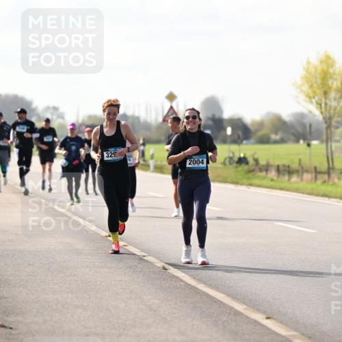 12.04.2026 - 45. Internationalen Wilhelmsburger Insellauf Dr. Thomas Lammeyer http://msf.ph/oto/9446188 12.04.2026 10:25:45 Laufen 329, 2004, 4197 meine-sportfotos.de