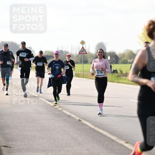 12.04.2026 - 45. Internationalen Wilhelmsburger Insellauf Dr. Thomas Lammeyer http://msf.ph/oto/9446211 12.04.2026 10:25:49 Laufen 2598, 301, 5576 meine-sportfotos.de