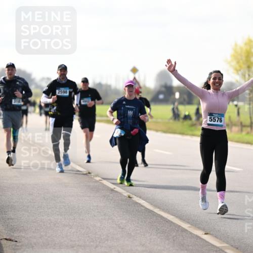 12.04.2026 - 45. Internationalen Wilhelmsburger Insellauf Dr. Thomas Lammeyer http://msf.ph/oto/9446223 12.04.2026 10:25:50 Laufen 318, 2598, 5576, 54 meine-sportfotos.de