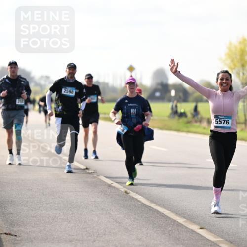 12.04.2026 - 45. Internationalen Wilhelmsburger Insellauf Dr. Thomas Lammeyer http://msf.ph/oto/9446225 12.04.2026 10:25:51 Laufen 318, 2598, 5576 meine-sportfotos.de