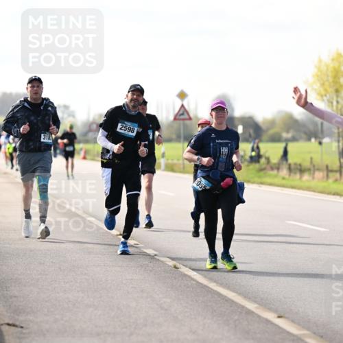 12.04.2026 - 45. Internationalen Wilhelmsburger Insellauf Dr. Thomas Lammeyer http://msf.ph/oto/9446229 12.04.2026 10:25:52 Laufen 318, 2598, 2055, 5576 meine-sportfotos.de