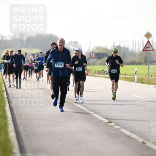 12.04.2026 - 45. Internationalen Wilhelmsburger Insellauf Dr. Thomas Lammeyer http://msf.ph/oto/9446261 12.04.2026 10:25:59 Laufen 5771, 5618, 5822 meine-sportfotos.de