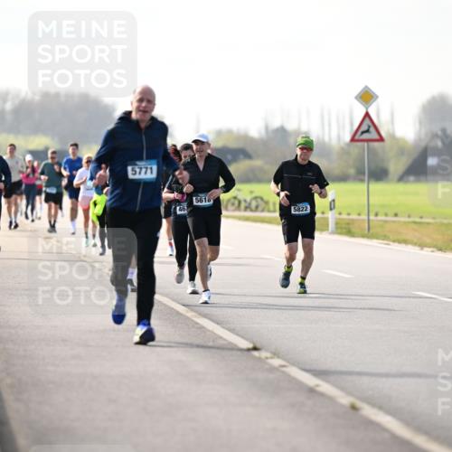 12.04.2026 - 45. Internationalen Wilhelmsburger Insellauf Dr. Thomas Lammeyer http://msf.ph/oto/9446267 12.04.2026 10:26:00 Laufen 5771, 5618, 46, 5822 meine-sportfotos.de